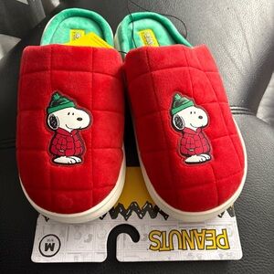 Peanuts Red Snoopy Slippers with Green Hat Mens 9/10 NWT